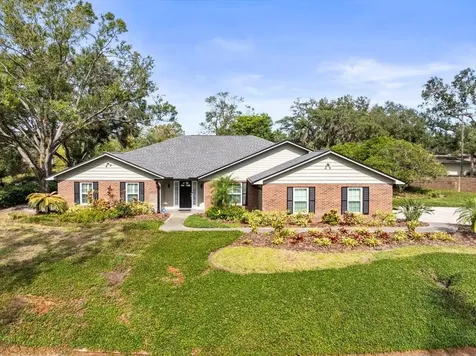 10111 Lake Cove Lane Tampa FL 33618