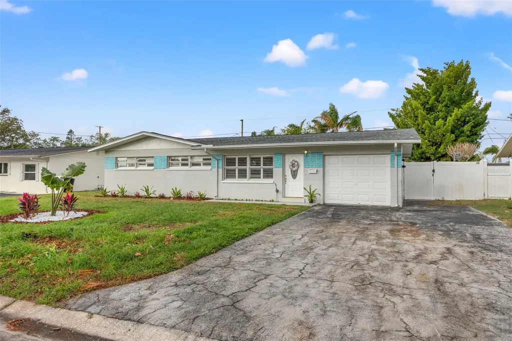 3611 Searobin Dr SE St Petersburg FL 33705