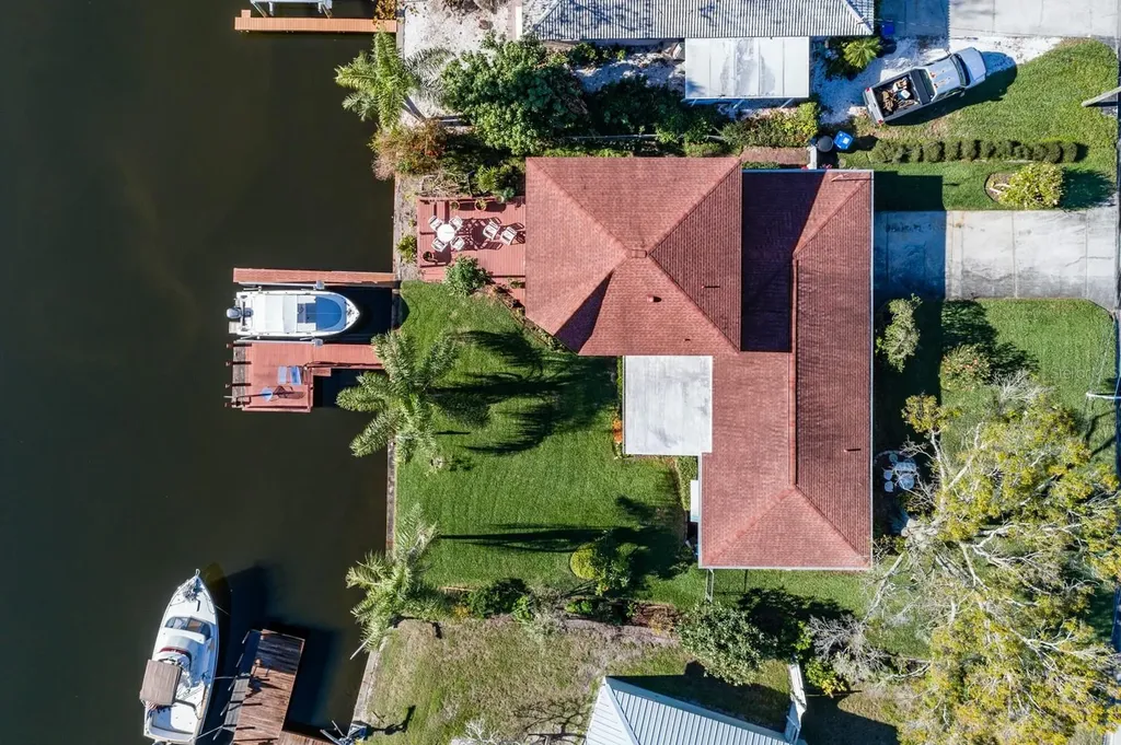 9440 Sun Isle Drive NE St Petersburg FL 33702