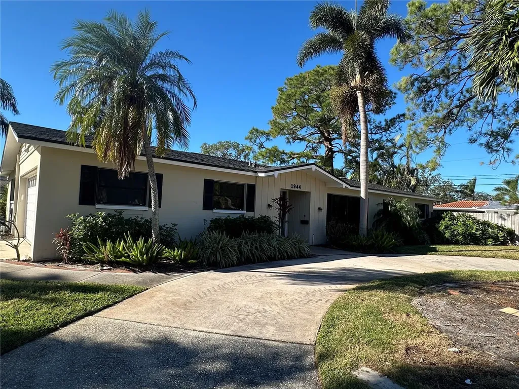 1944 South Carolina Avenue NE St Petersburg FL 33702