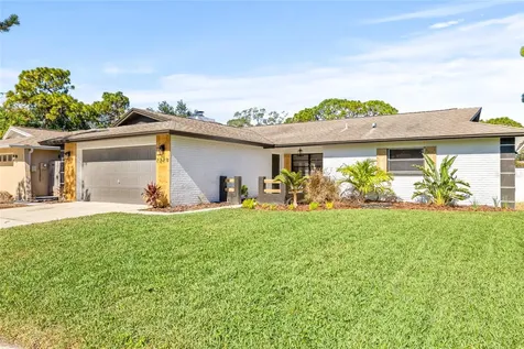 7279 Orkney Avenue N St Petersburg FL 33709