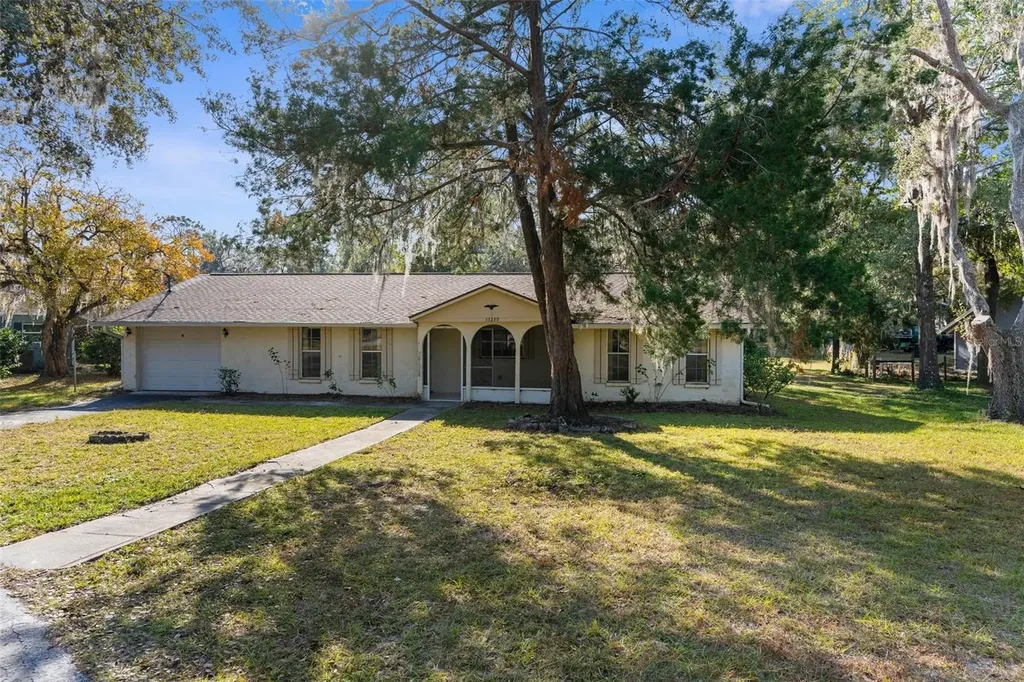 33288 Ridge Manor Boulevard Dade City FL 33523