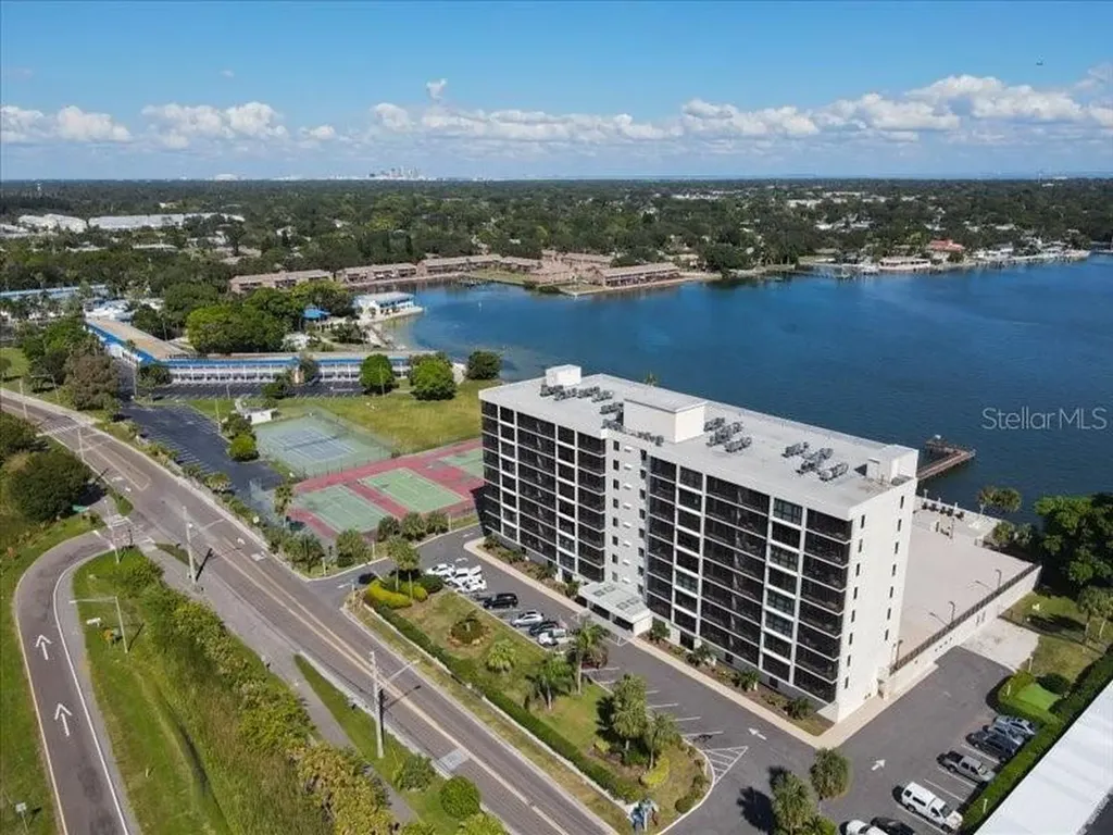 7100 Sunshine Skyway Lane S St Petersburg FL 33711