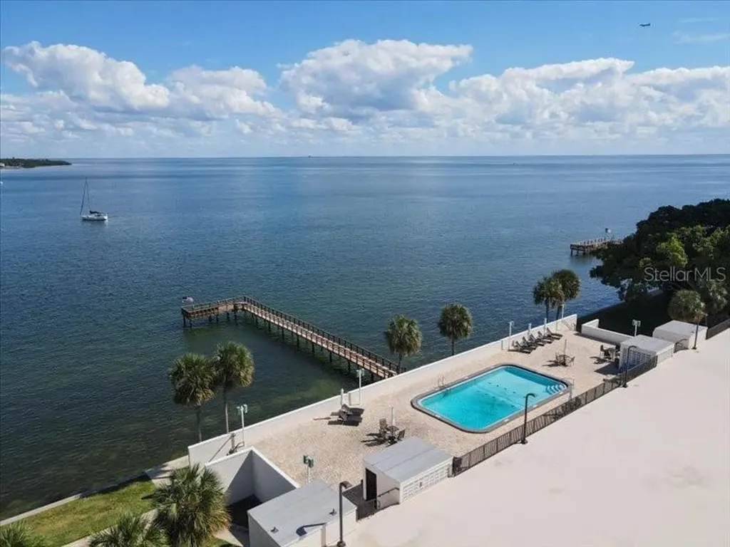 7100 Sunshine Skyway Lane S St Petersburg FL 33711