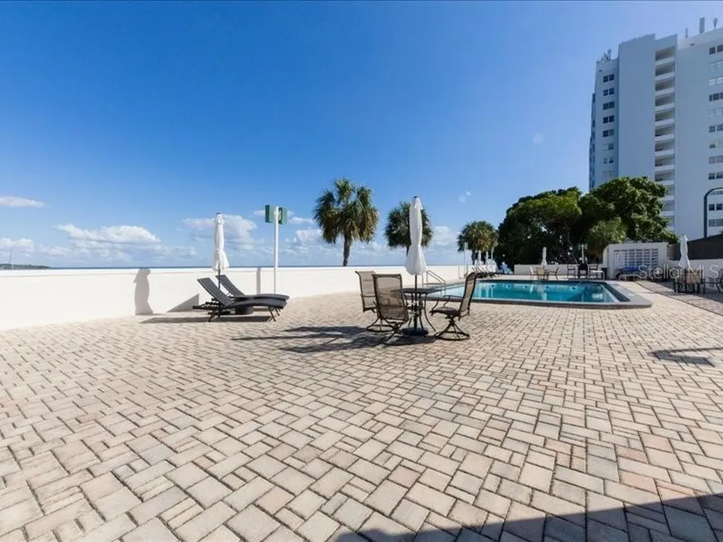 7100 Sunshine Skyway Lane S St Petersburg FL 33711