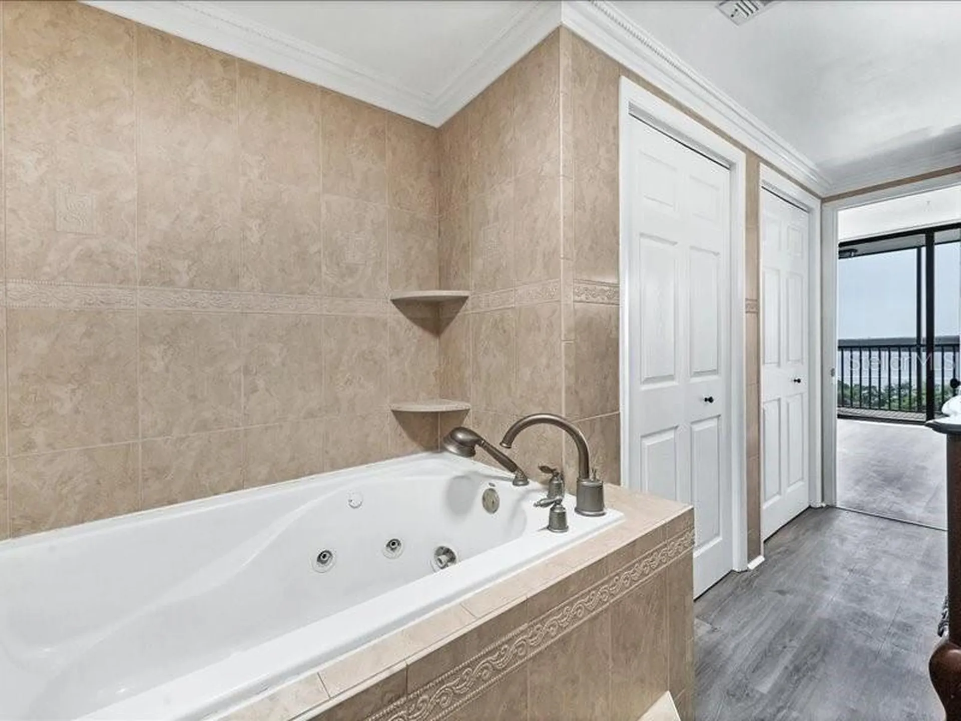 7100 Sunshine Skyway Lane S St Petersburg FL 33711