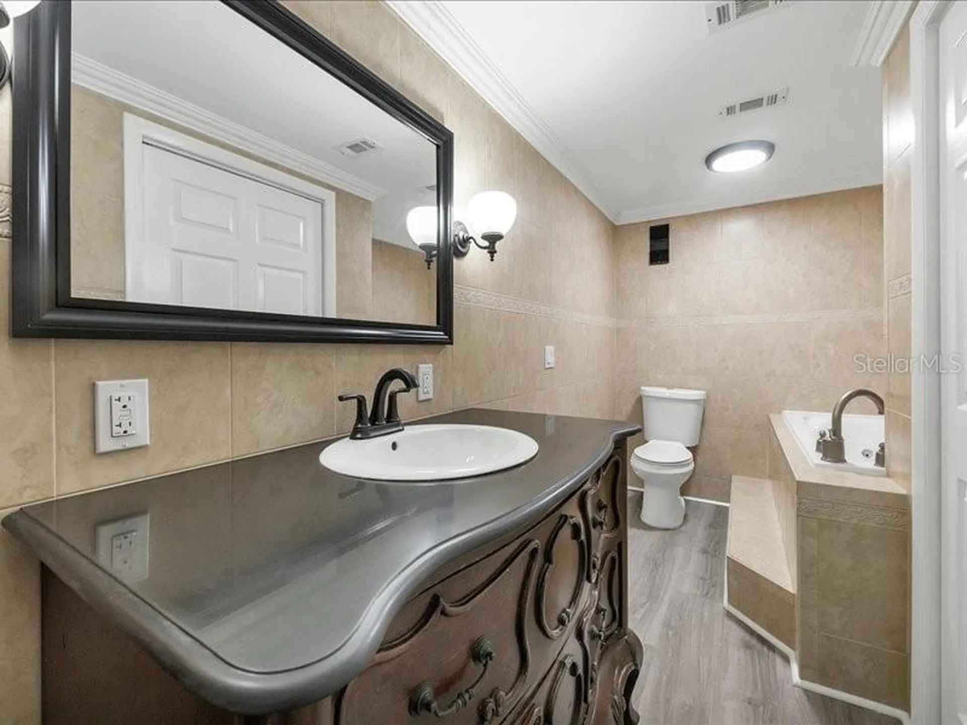 7100 Sunshine Skyway Lane S St Petersburg FL 33711