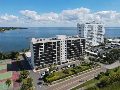 7100 Sunshine Skyway Lane S St Petersburg FL 33711
