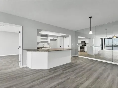 7100 Sunshine Skyway Lane S St Petersburg FL 33711