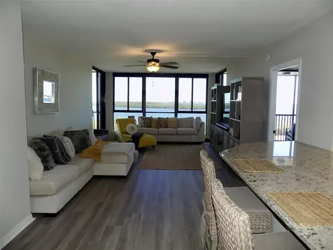 7100 Sunshine Skyway Lane S St Petersburg FL 33711