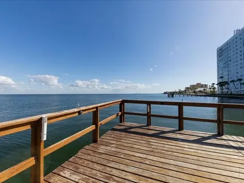 7100 Sunshine Skyway Lane S St Petersburg FL 33711