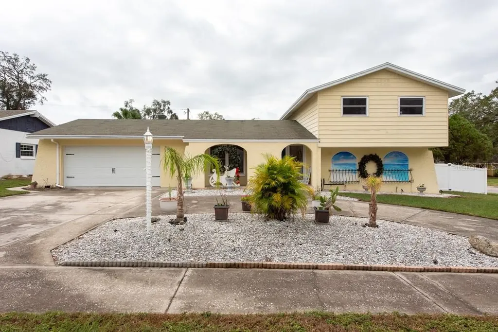 813 Kingswood Place Brandon FL 33511