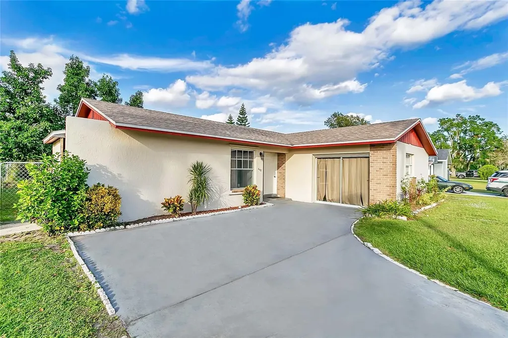 448 Ball Court Kissimmee FL 34759