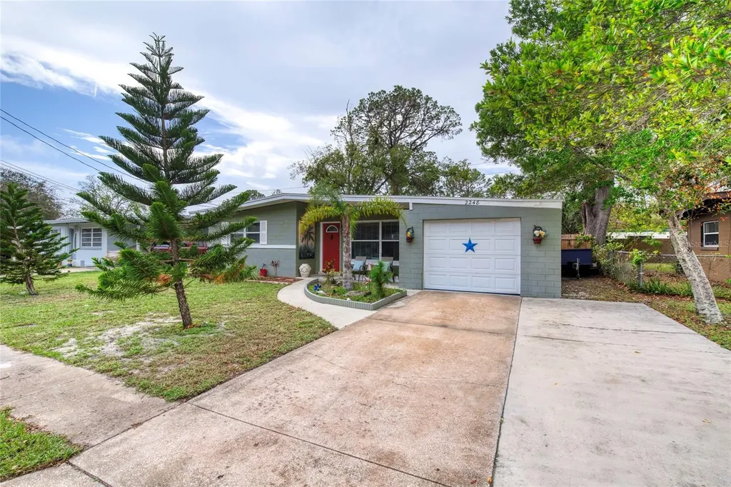 2248 Nottingham Road South Daytona FL 32119