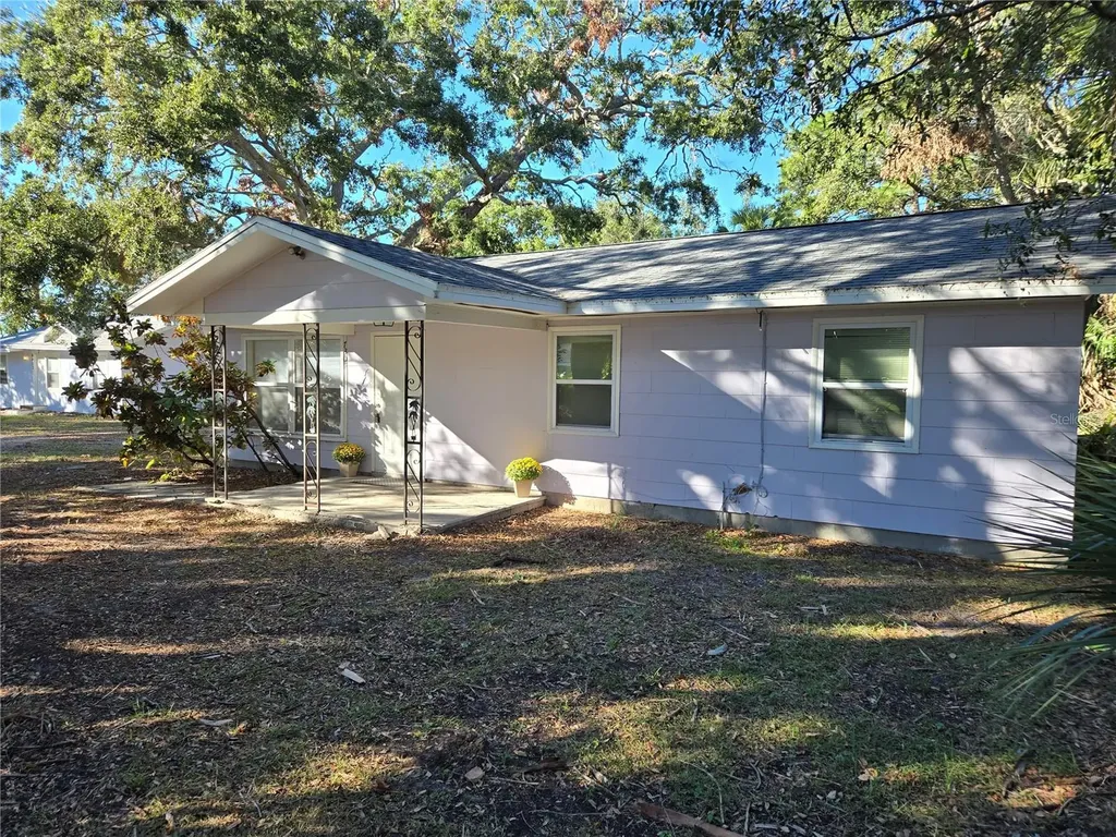 7309 44th Avenue N St Petersburg FL 33709