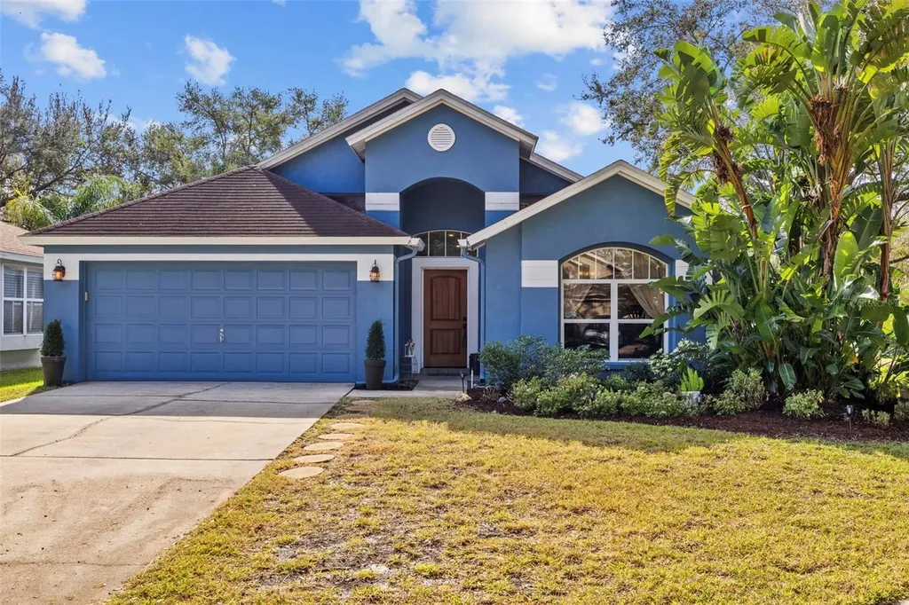 2610 Heatherwood Drive Tampa FL 33618