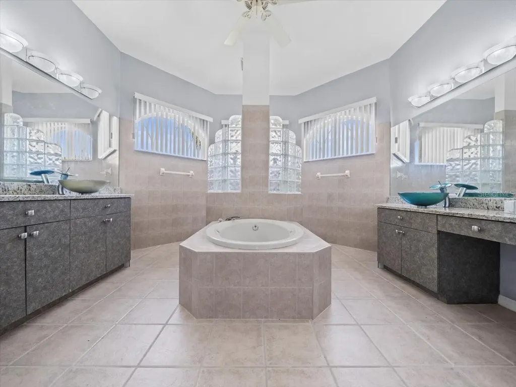 10307 Ridge Top Loop Weeki Wachee FL 34613