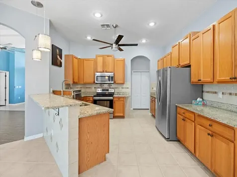 10307 Ridge Top Loop Weeki Wachee FL 34613