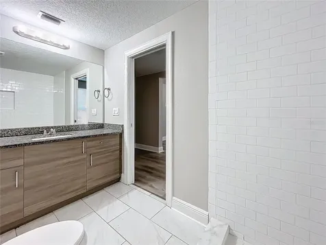 1401 26th Avenue N St Petersburg FL 33704