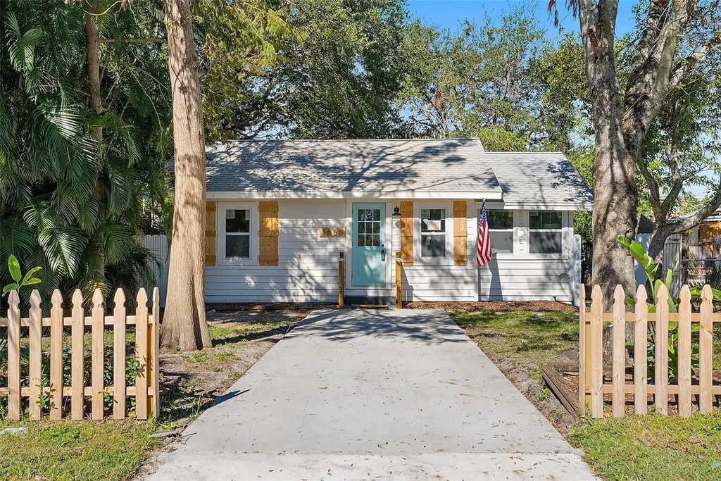 3655 42nd Avenue N St Petersburg FL 33714