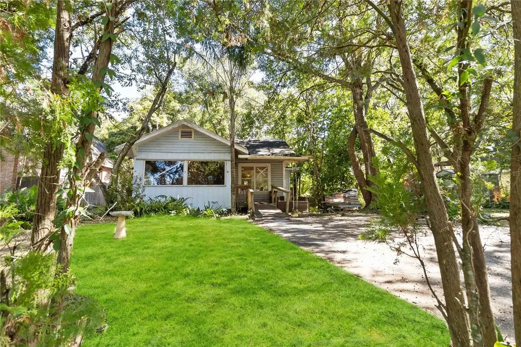 2415 S Laurel Avenue Sanford FL 32771