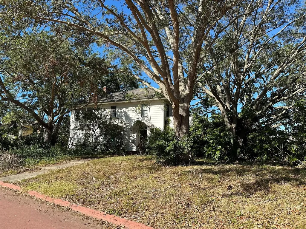 1667 Serpentine Drive S St Petersburg FL 33712