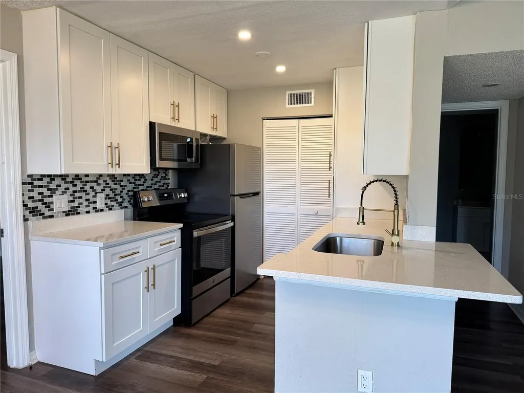 1023 S Hiawassee Road Orlando FL 32835