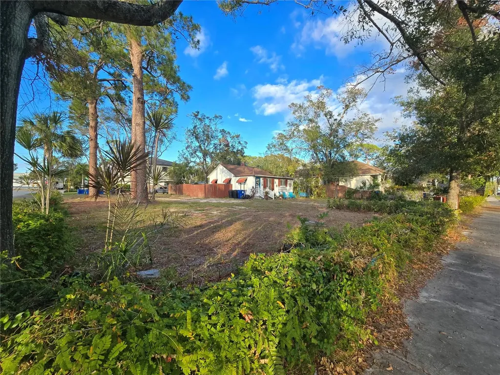 50TH Avenue N St Petersburg FL 33703