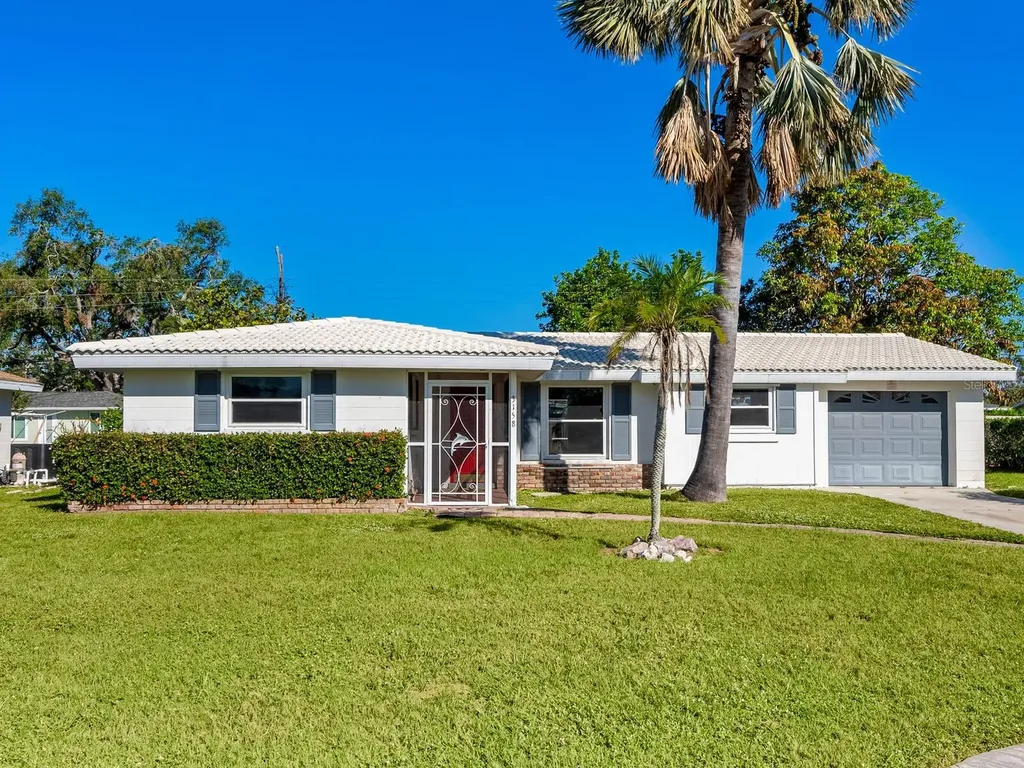 3158 Regatta Circle Sarasota FL 34231