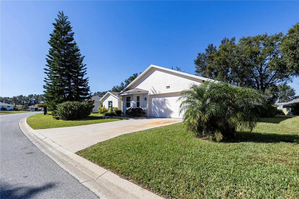 26939 Forest Hills Street Leesburg FL 34748