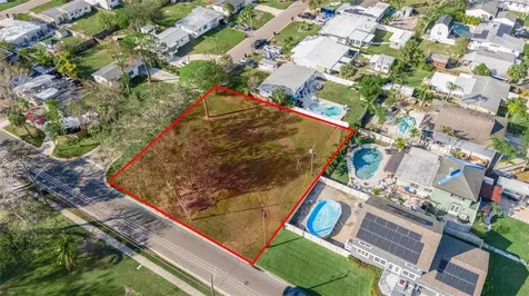 1535 Connecticut Avenue NE St Petersburg FL 33703
