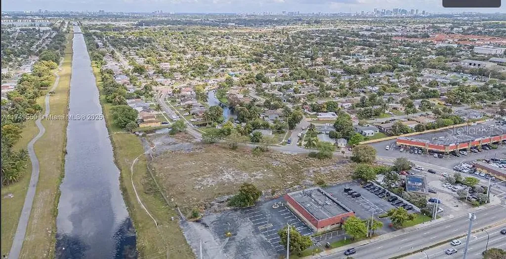 3900 NW 37th Street Lauderdale Lakes FL 33309