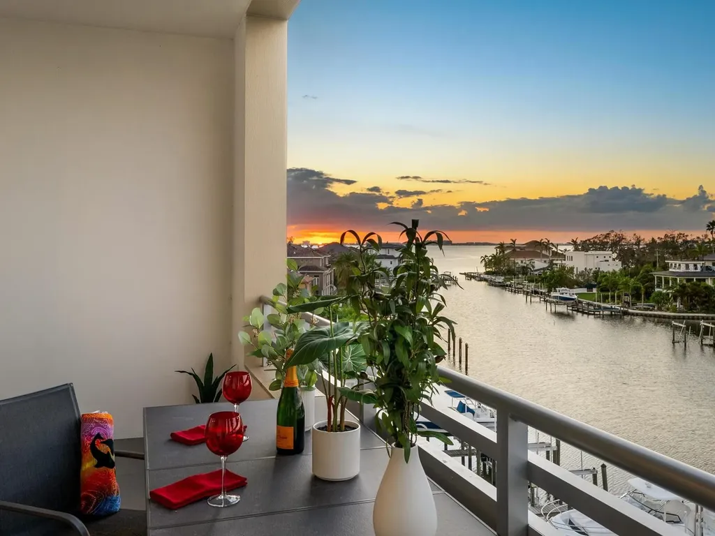 1709 N Tamiami Trail Sarasota FL 34234