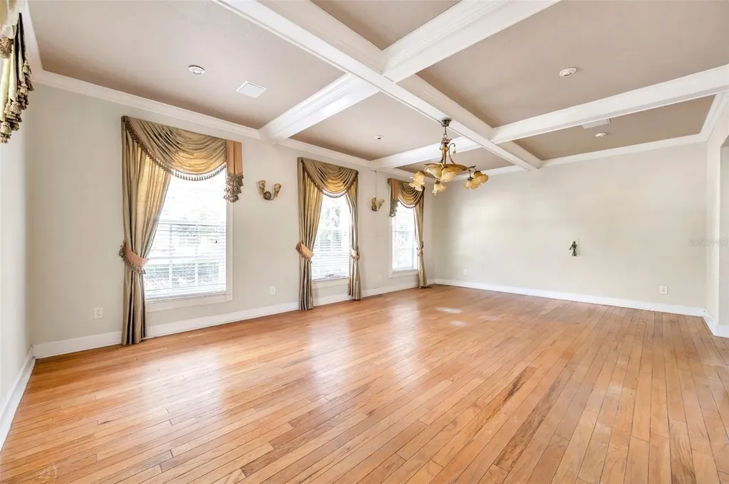 3102 W Prospect Road Tampa FL 33629