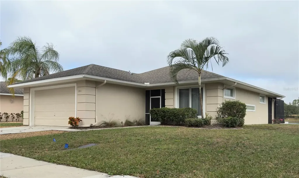 2911 Sunset Vista Court Kissimmee FL 34747