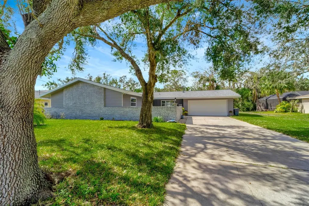 2338 W Leewynn Drive Sarasota FL 34240