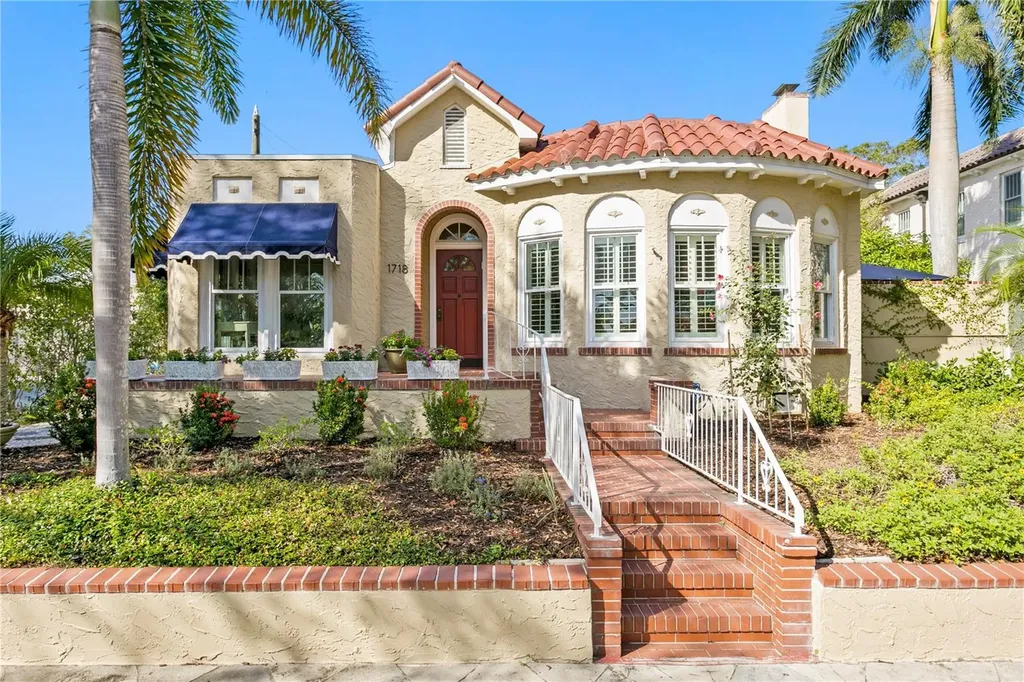 1718 1st Street N St Petersburg FL 33704