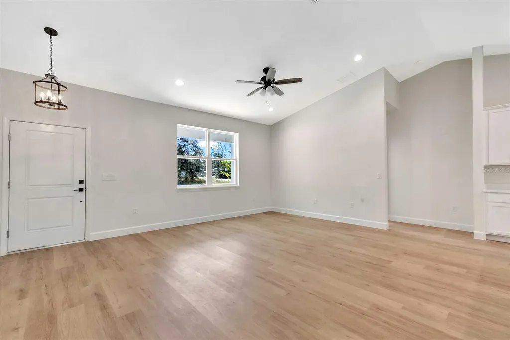 8090 N Santos Drive Citrus Springs FL 34434