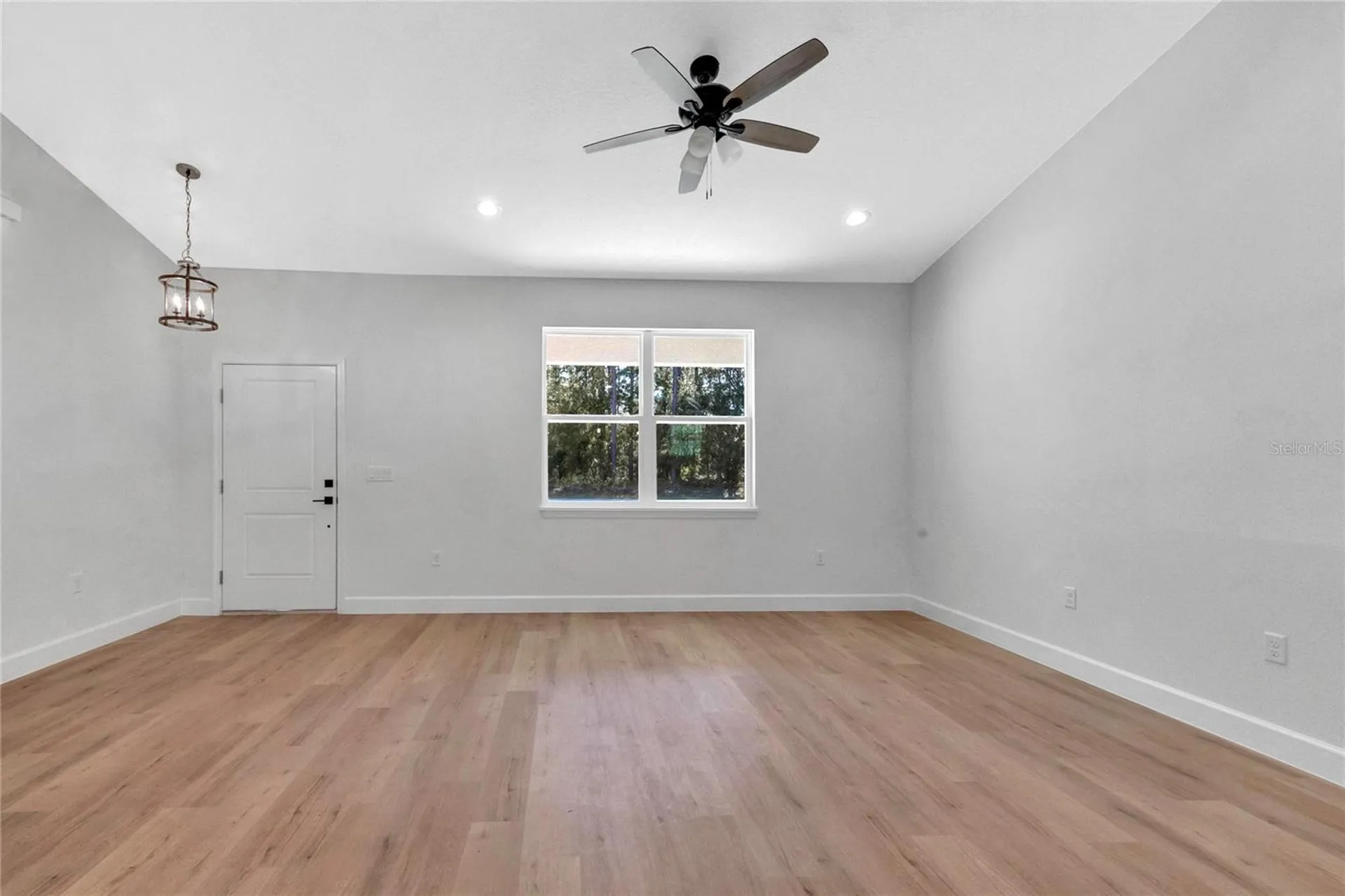 8090 N Santos Drive Citrus Springs FL 34434