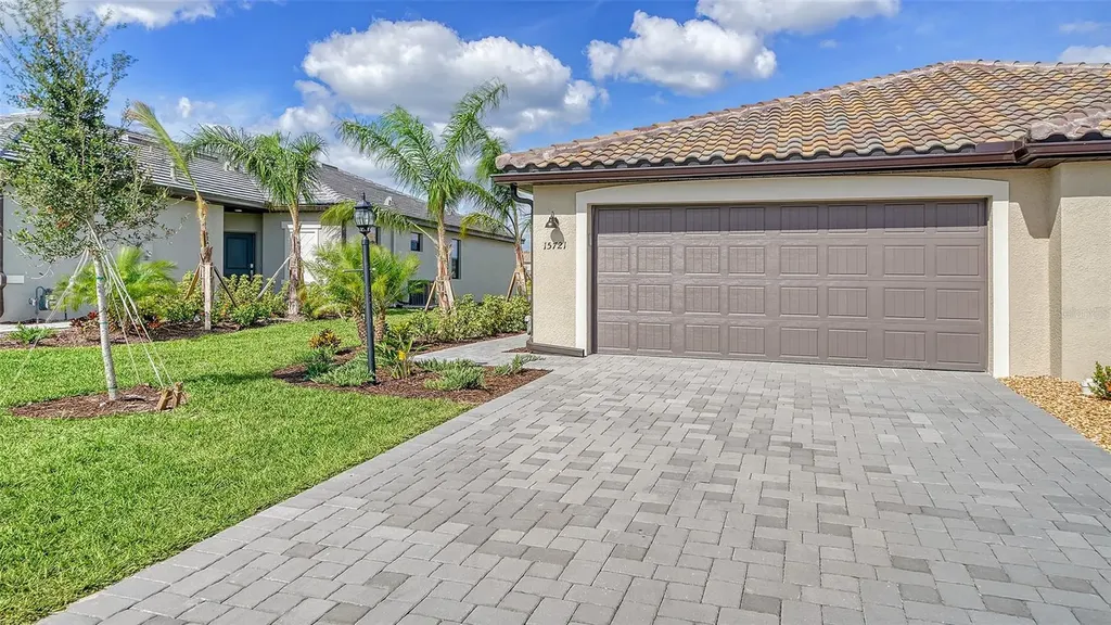 15721 Sunny Day Drive Bradenton FL 34211