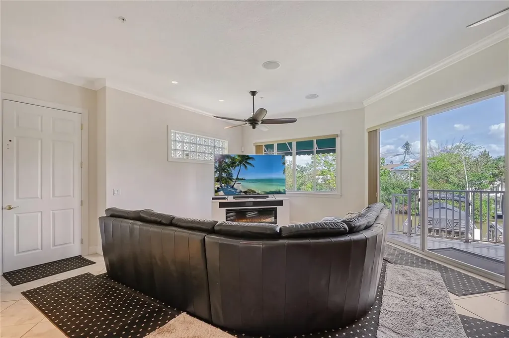 467 Canal Road Sarasota FL 34242