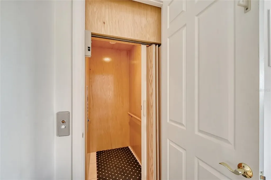 467 Canal Road Sarasota FL 34242