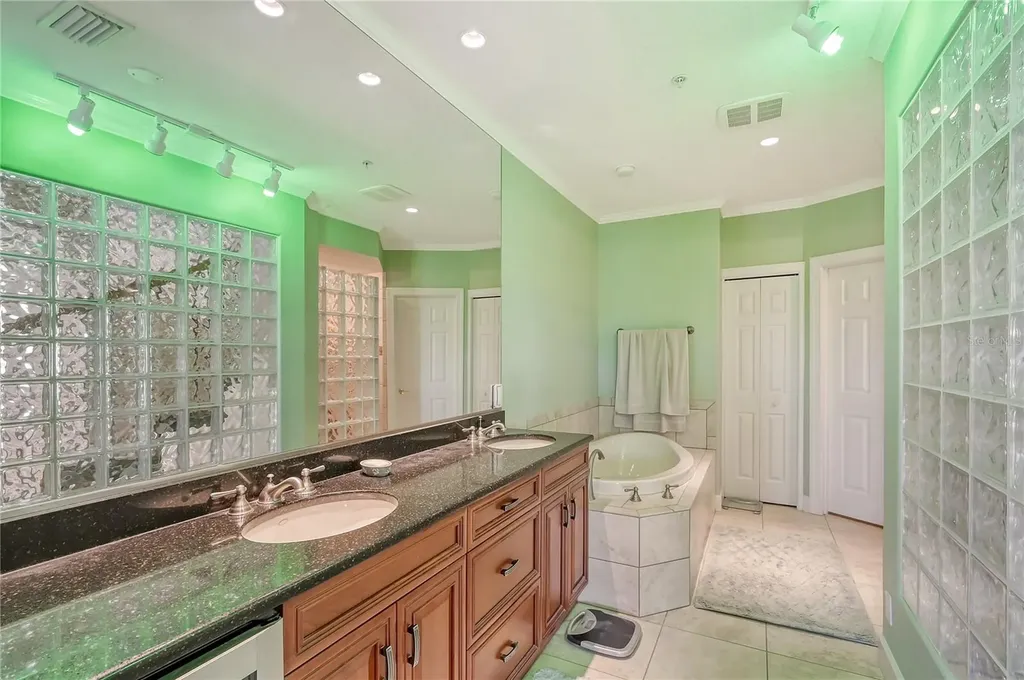 467 Canal Road Sarasota FL 34242