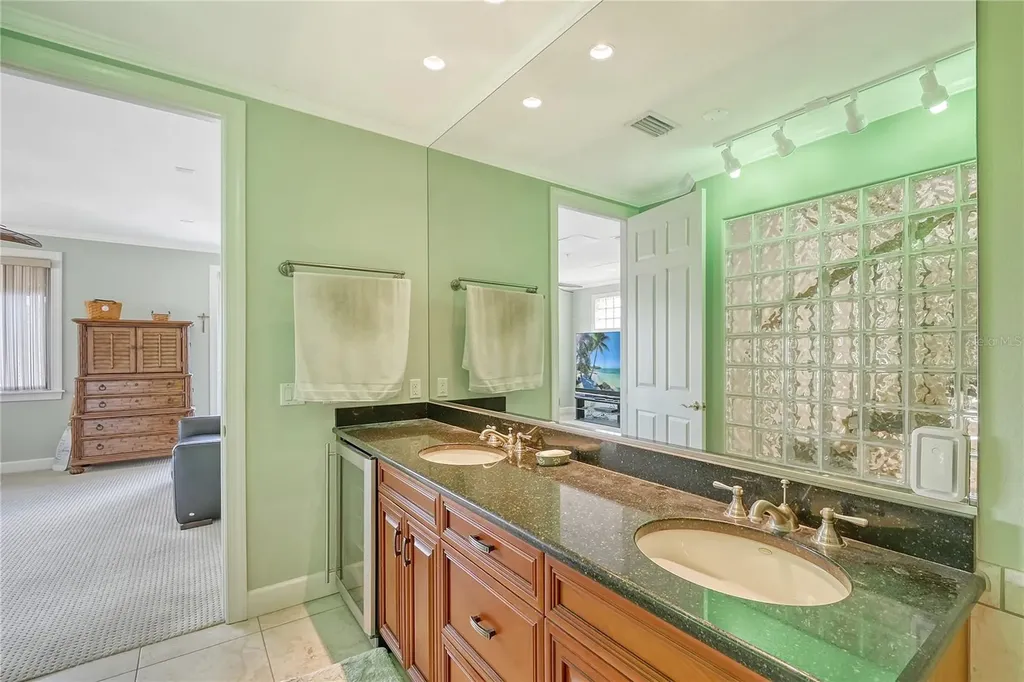 467 Canal Road Sarasota FL 34242