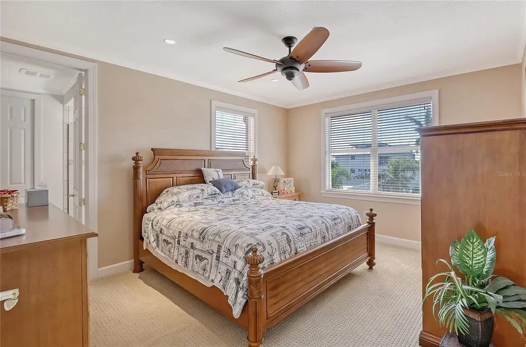 467 Canal Road Sarasota FL 34242