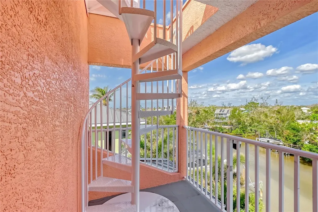 467 Canal Road Sarasota FL 34242