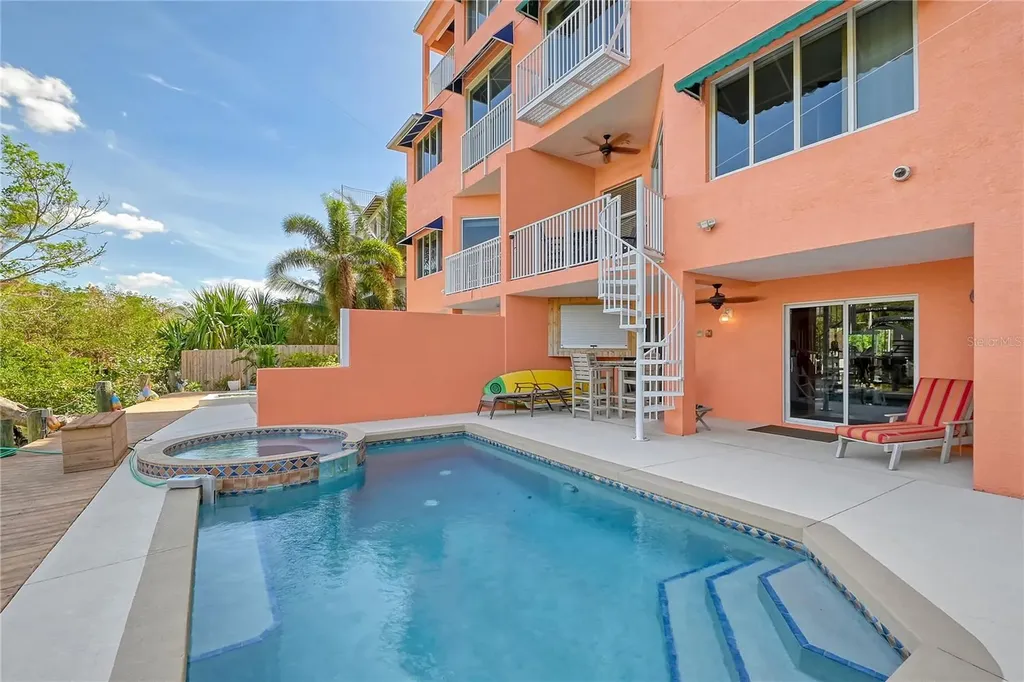 467 Canal Road Sarasota FL 34242