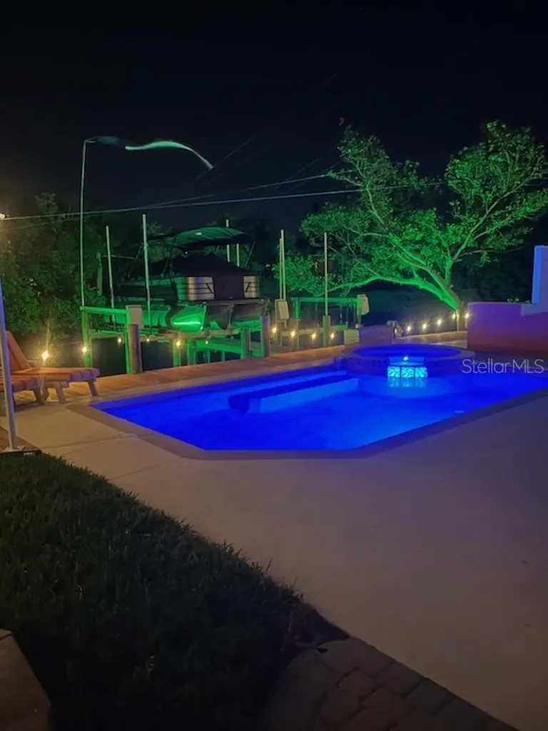 467 Canal Road Sarasota FL 34242