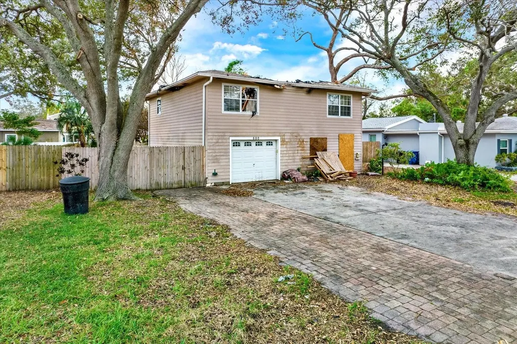 600 62nd Avenue NE St Petersburg FL 33702