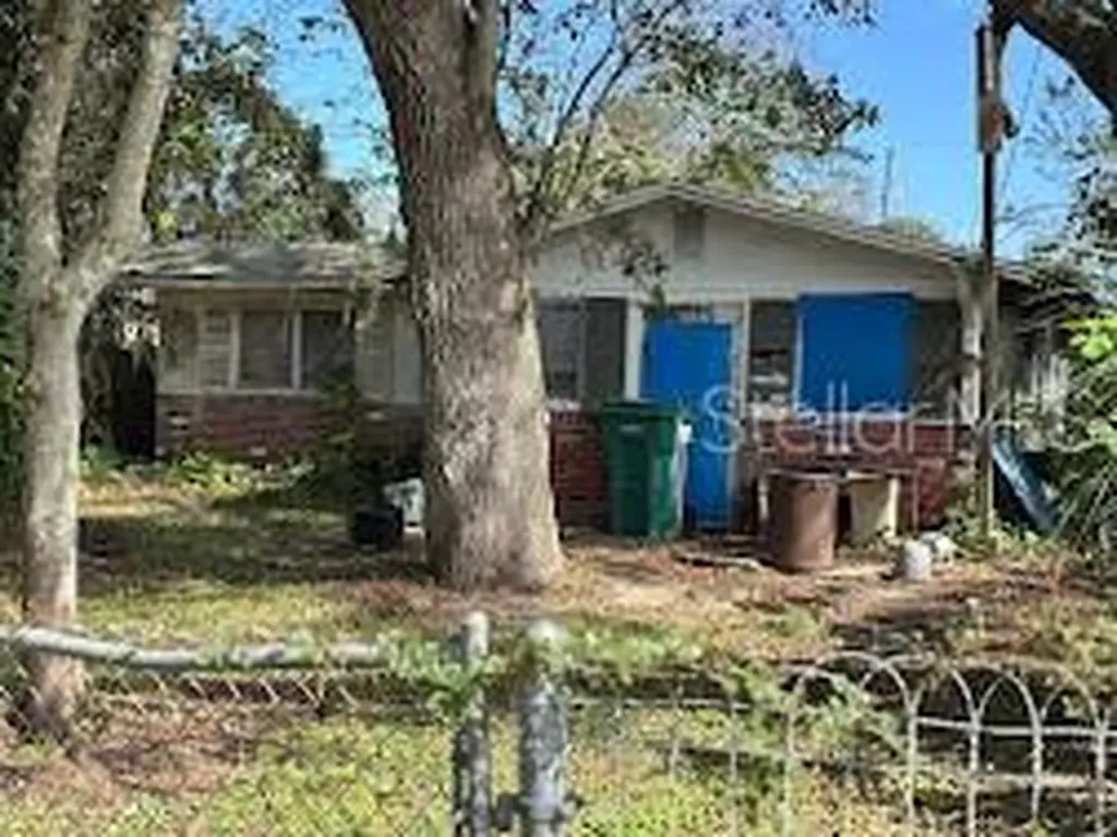1319 Bender Avenue Daytona Beach FL 32117